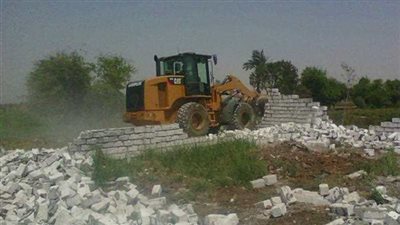 إزالة 24 حالة تعد على الأراضي الزراعية بمركز بأبوقرقاص في المنيا