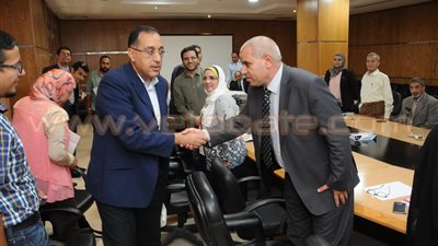 وزير الإسكان: لن نستولى على أراضى المواطنين في العبور