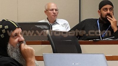 بالصور.. الأنبا مارتيروس يقود جلسة الرهبنة بمؤتمر القبطيات في أمريكا