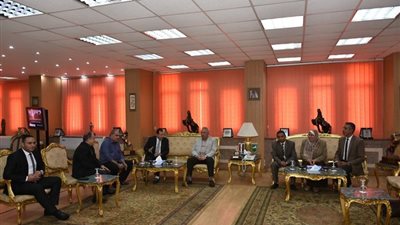 محافظ الشرقية يستجيب لسيدة ويكلف بمعاينة منزلها لمساعدتها