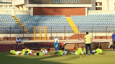 إحماء لاعبي الاتحاد السكندري قبل مواجهة المقاولون (صور)