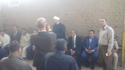 محافظ الدقهلية يعزي أسرة ضحية السرقة بمساكن الطالبات في مدينة نصر