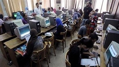 775 طالبًا يسجلون رغباتهم بالتنسيق في معامل جامعة عين شمس