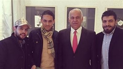 أول صورة لـ «أحمد رءوف» أثناء توقيعه لسموحة