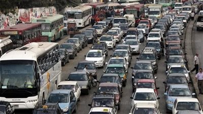 أزمة مرورية بوسط القاهرة بسبب أتوبيسات المدارس