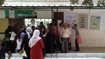 زحام بمكاتب تموين الإسكندرية لإضافة المواليد الجدد (فيديو وصور)