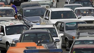 شلل مرورى أعلى الطريق الدائرى بسبب حادث تصادم وإصابة 4 أشخاص