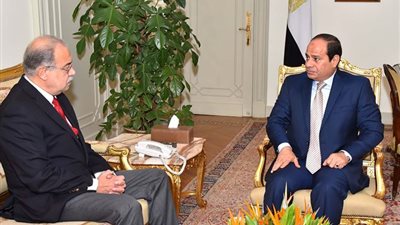 شريف إسماعيل: الرئيس كلف الحكومة بإنجاز مشروع الـ1000 مصنع