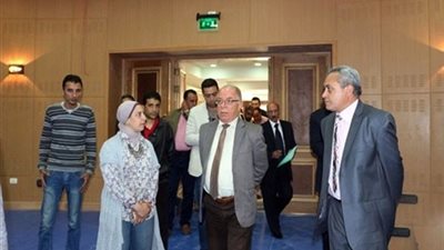 افتتاح معرض كتاب الكاتدرائية.. والأنبا أرميا يكرم وزير الثقافة