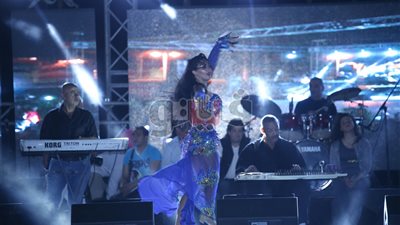 بالصور.. صافيناز تشعل ثالث فقرات حفل بالم دي سوما في الغردقة