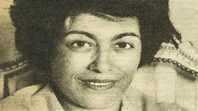 في ذكري وفاة حكمت أبو زيد.. أول وزيرة مصرية والثانية عربيا.. عبد الناصر وصفها بـ«قلب الثورة الرحيم».. الإخوان يهاجمون حكمت تحت شعار «لا يجوز شرعا».. والسادات يسقط عنها الجنسية