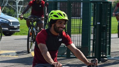 ليفربول ينشر صورا جديدة لـ«صلاح» بالدراجة أثناء التجول في فرنسا