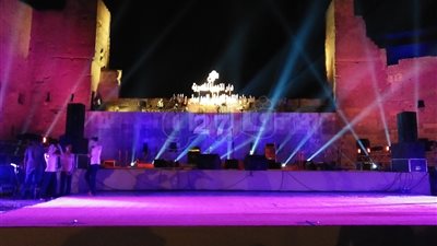 قبل انطلاقه بساعات.. الاستعدادات الأخيرة لمهرجان القلعة (فيديو وصور)