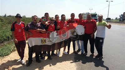 بالصور.. جماهير الشرقية تتوجه إلى ستاد برج العرب لمؤازرة المنتخب