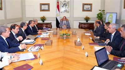 أخطر 9 ملفات على طاولة السيسي: أزمة الدولار.. الكهرباء..سد النهضة.. ترسيخ دولة القانون والمواطنة.. تنفيذ المشروعات القومية..تحسين البنية التحتية.. وتذليل العقبات أمام المستثمرين