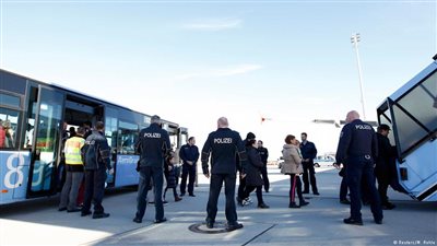 ألمانيا تنفي ترحيل اللاجئين السوريين