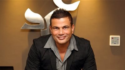 مصدر ينفي إحياء عمرو دياب حفل بجامعة القاهرة