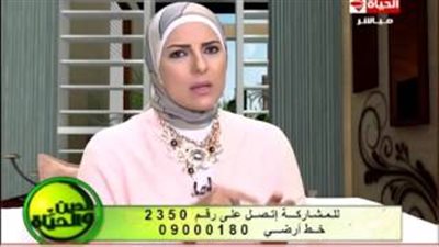 بالفيديو.. فتاة تشكو والدتها على الهواء: «ماما بتخون بابا»