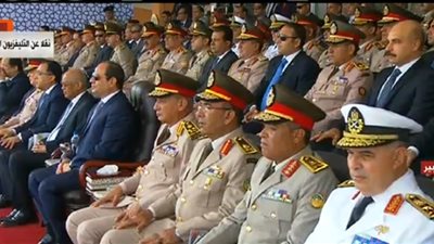 السيسي يصل التل الكبير لحضور حفل تخرج الدفعة 156 بمعهد ضباط الصف