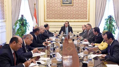 مدبولي يعقد اجتماعا لمتابعة تطوير منطقة سور مجرى العيون