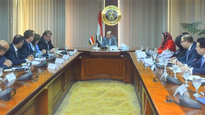 وزير التجارة والصناعة يلتقي وفد منظمة العمل الدولية