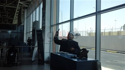 مطار القاهرة يستعين بالوعاظ لتعريف الحجاج بمناسك الحج (صور )