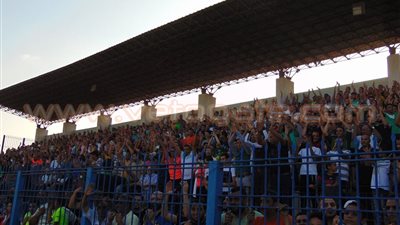 بالفيديو والصور.. استقبال حافل من جماهير المصري للعميد حسام حسن