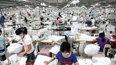 تباطؤ نمو منطقة اليورو مع ارتفاع طفيف في نشاط مصانع الصين