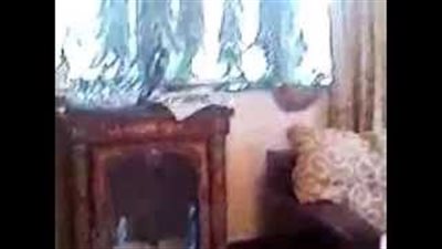 بالفيديو.. طريقة غسل وتنظيف الستائر في مكانها