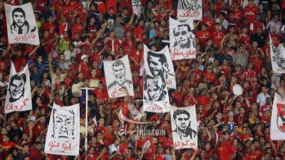 ألتراس أهلاوى يتوافدون على ملعب التتش لحضور ودية الشمس