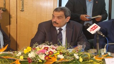 مصطفى حسين: المخلفات الإلكترونية مشكلة تؤرق العالم.. الدول النامية الأكثر تضررا من التجارة المميتة..ممثل جامعة الدول العربية: شبكة معلومات بيئية.. المستثمرات العرب: 168 مشروعا في الصعيد