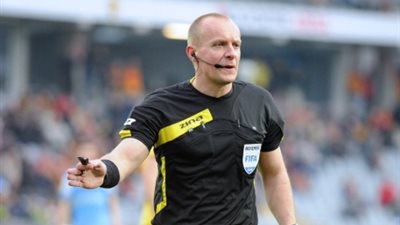 البولندي مارتشينياك حكمًا للقاء السوبر الأوروبي