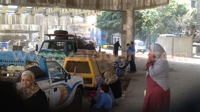 بالصور.. أولياء أمور مدرسة القباري يطالبون بتعطيل الدراسة