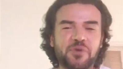 تامر حسني لـ «سامو زين»: أبو قلب نضيف مستني شغلك الجميل (فيديو)