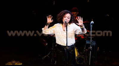 بالصور.. مريم صالح تتألق على مسرح «الجنينة» بحديقة الأزهر