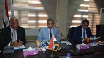 3 وزراء يجتمعون لمناقشة مخطط إعادة هيكلة المخلفات الصلبة