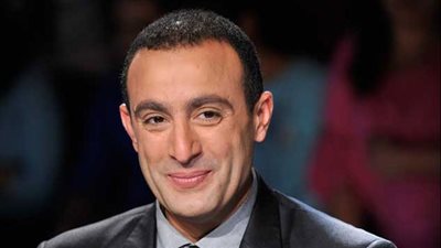 أحمد السقا يداعب محمد صلاح بعد الفوز على أوغندا: «نروح نركب خيل»