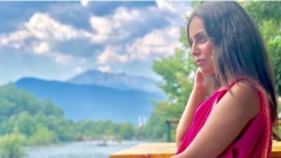 إسراء عبد الفتاح تنشر صورتها على البحر