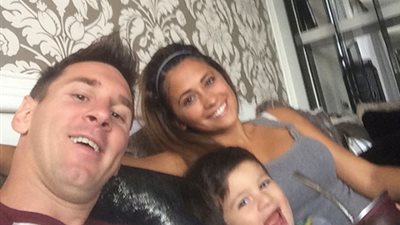 «ميسى» في «سيلفى» جديد: «قضاء فترة ما بعد الظهر مع عائلتي»