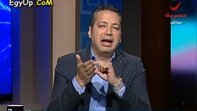 بالفيديو.. تامر أمين ينفعل على فريق إعداد برنامجه على الهواء