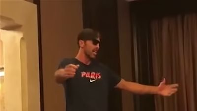 بوفون يغني احتفالا بعودة نيمار لـ«سان جيرمان» بعد الإجازة (فيديو)