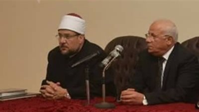 اجتماع مغلق بين وزير الأوقاف ومحافظ بورسعيد قبل افتتاح مسجد العباسي