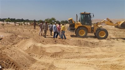 إزالة التعديات على آثار تل العمارنة في المنيا