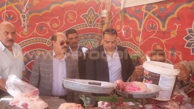 بالفيديو والصور.. القبض على جزار لتلاعبه بأسعار اللحوم المدعمة بالفيوم