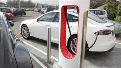 «تيسلا» تزيد من أعداد مصانعها الخاصة بإنتاج السيارات الكهربائية