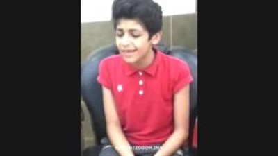 بالفيديو.. طفل يتحدى شيرين عبد الوهاب من داخل صالون حلاقة