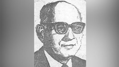 أبو بثينة: مفيش فلوس تطلع برة