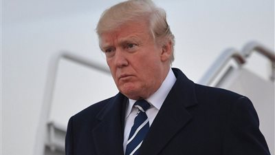 مستشار ترامب يوجه تحذيرا شديد اللهجة للصين لفرضها رسوما على سلع أمريكا