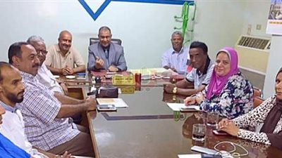 تفاصيل اجتماع وكيل «قوى عاملة قنا» برئيس اتحاد عمال المحافظة