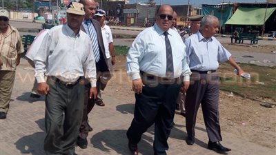 بالصور.. محافظ الدقهلية يوقف حافز الإثابة للعاملين بنظافة مدينة جمصة